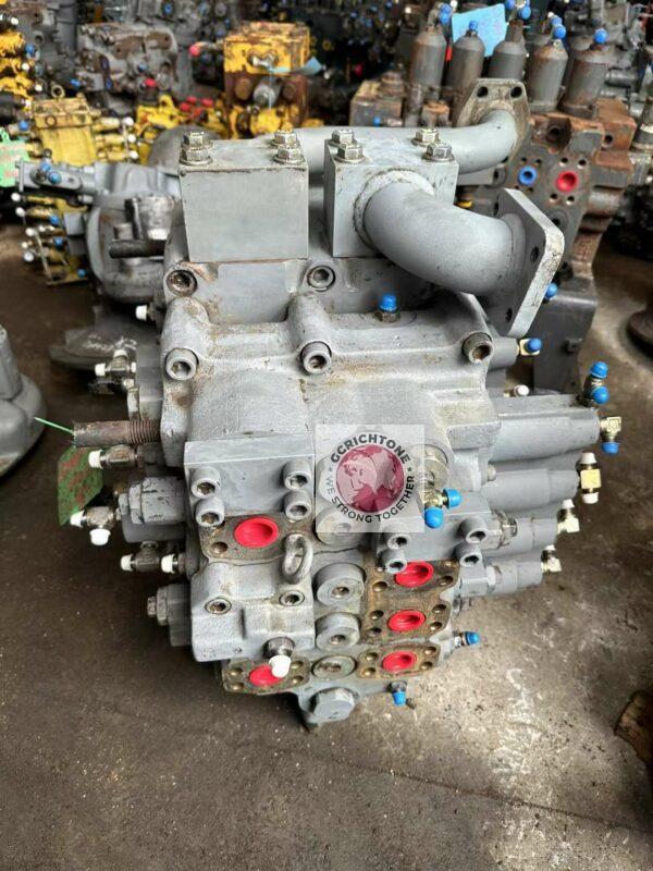Гидравлический распределитель Hitachi 4434686 ZX450H (3) Гидравлический распределитель Hitachi 4434686 ZX450H